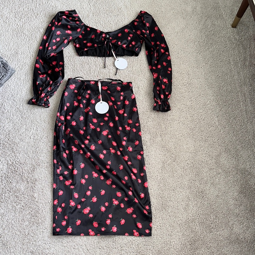 New with tags More to come from revolve set crop top and skirt size XS